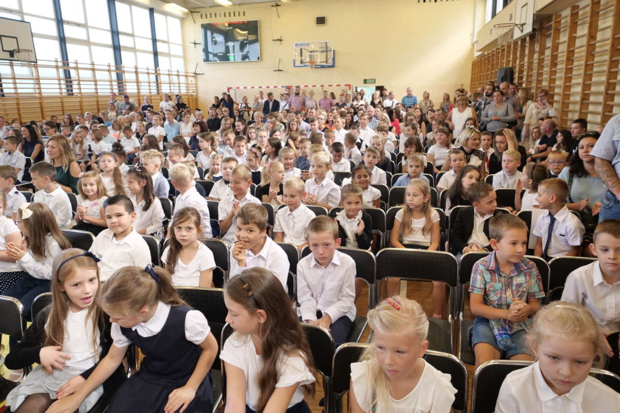  Rozpoczęcie roku szkolnego w Szkole Podstawowej nr 5 (zdjęcie 8) - Autor: Macziej Kaczanowski