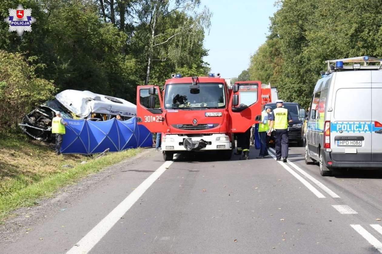 Śmiertelny wypadek w Garbowie (zdjęcie 16) - Autor: Policja