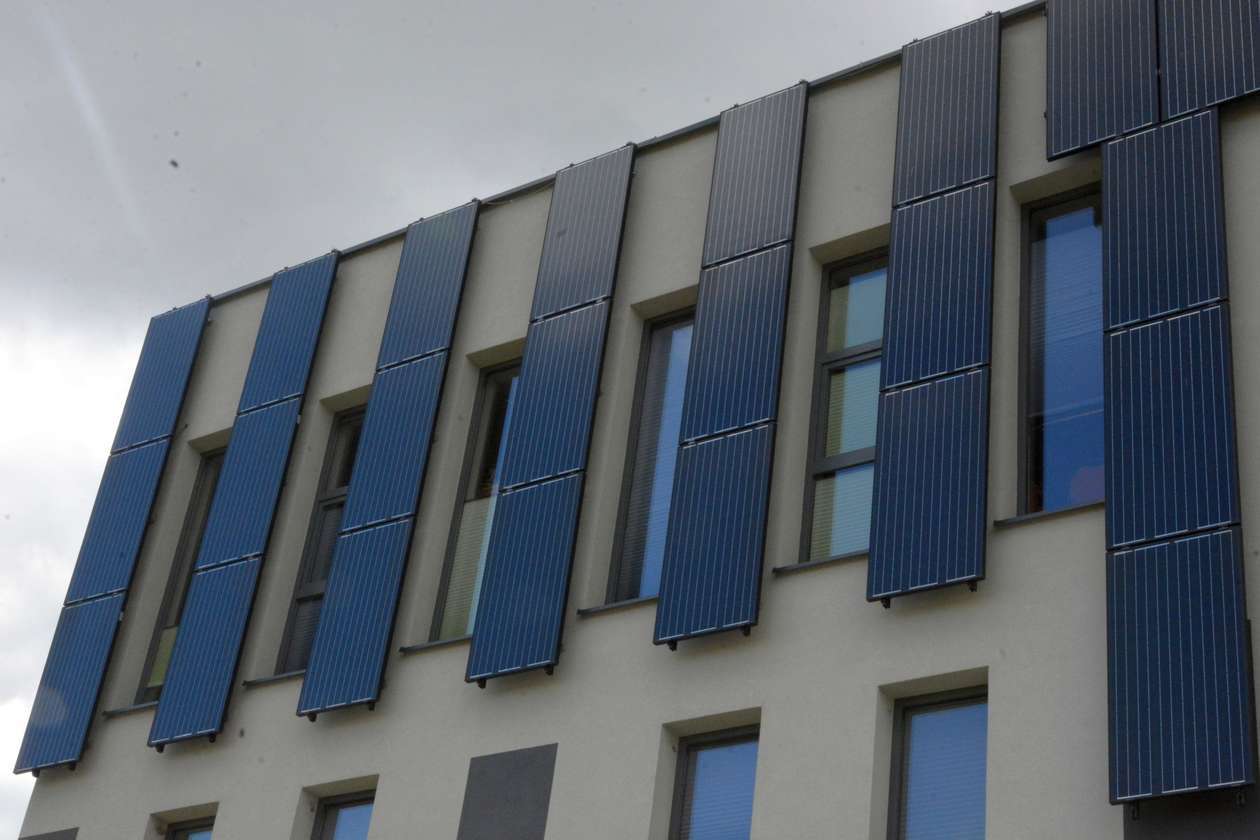  <p>Instalacja solarna na jednym z&nbsp; budynk&oacute;w w Lublinie</p>