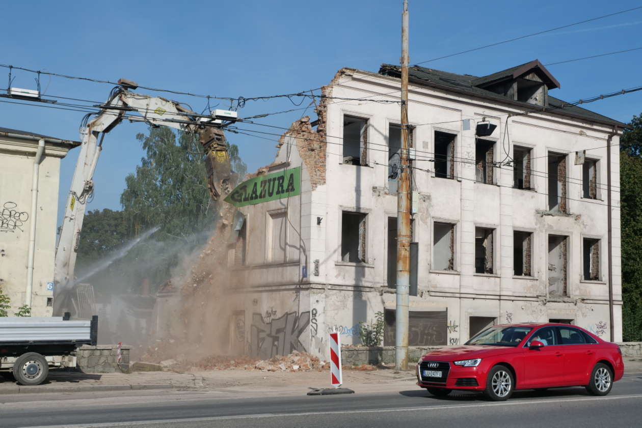  Wyburzanie kamienicy przy ul. Fabrycznej 8 (zdjęcie 10) - Autor: Maciej Kaczanowski