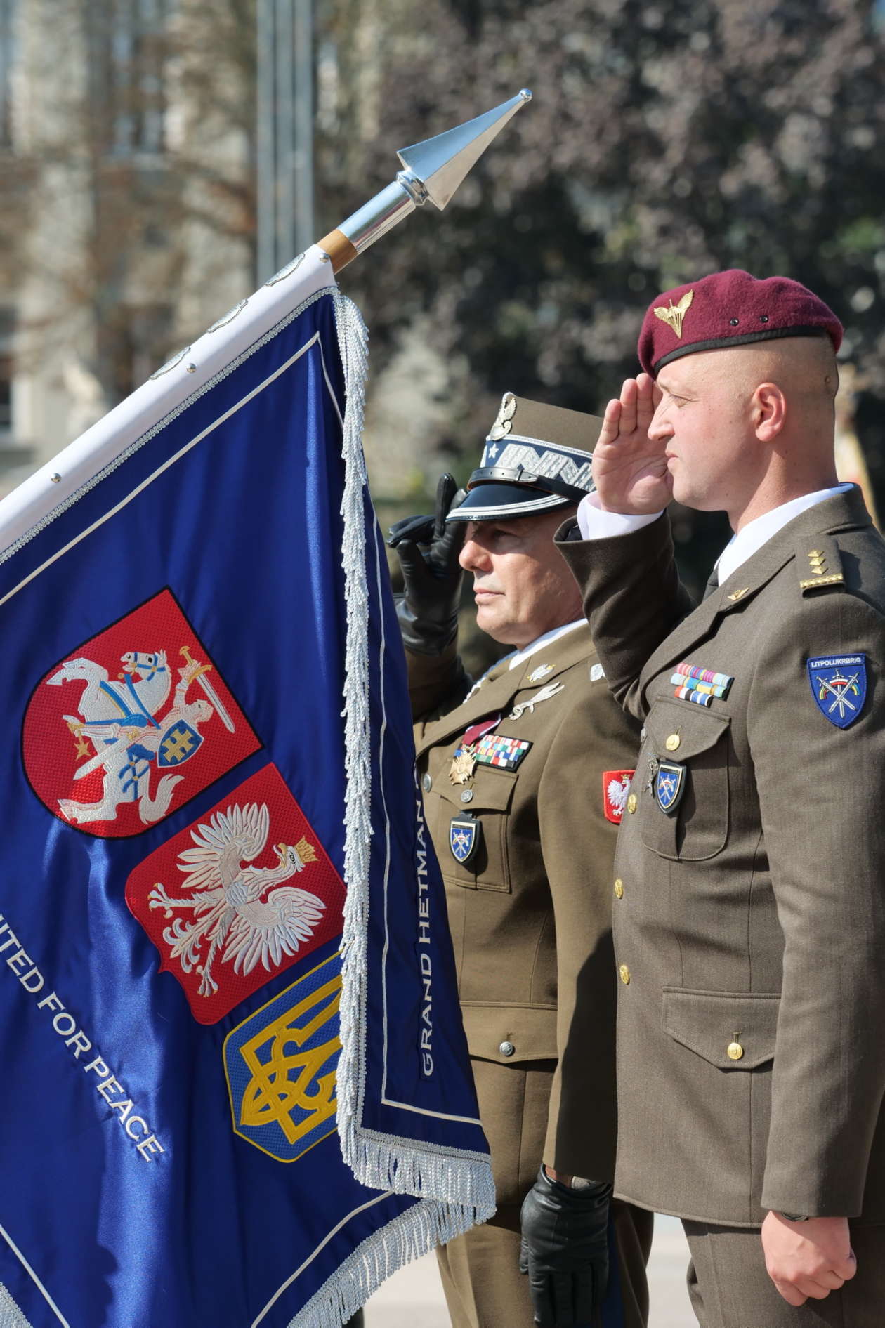  Nowy dowódca i nowy sztandar brygady wielonarodowej (zdjęcie 24) - Autor: Maciej Kaczanowski