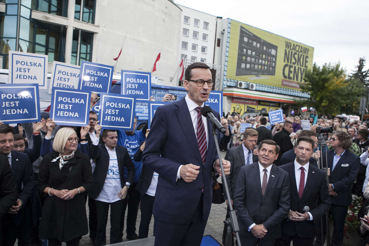  Premier Mateusz Morawiecki w Lubartowie (zdjęcie 3) - Autor: Jacek Szydłowski