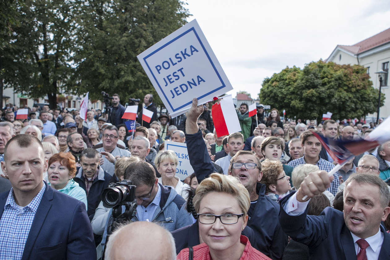  Premier Mateusz Morawiecki w Lubartowie (zdjęcie 23) - Autor: Jacek Szydłowski