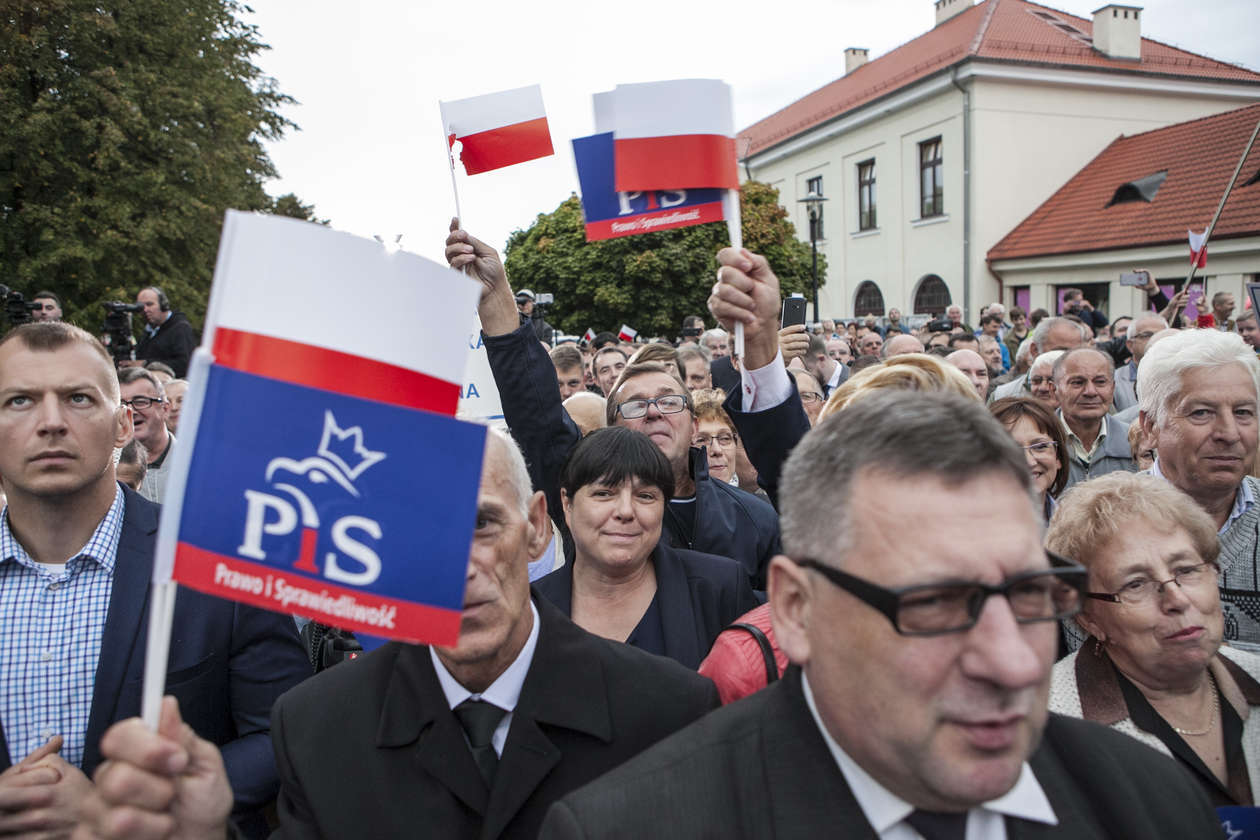  Premier Mateusz Morawiecki w Lubartowie (zdjęcie 2) - Autor: Jacek Szydłowski