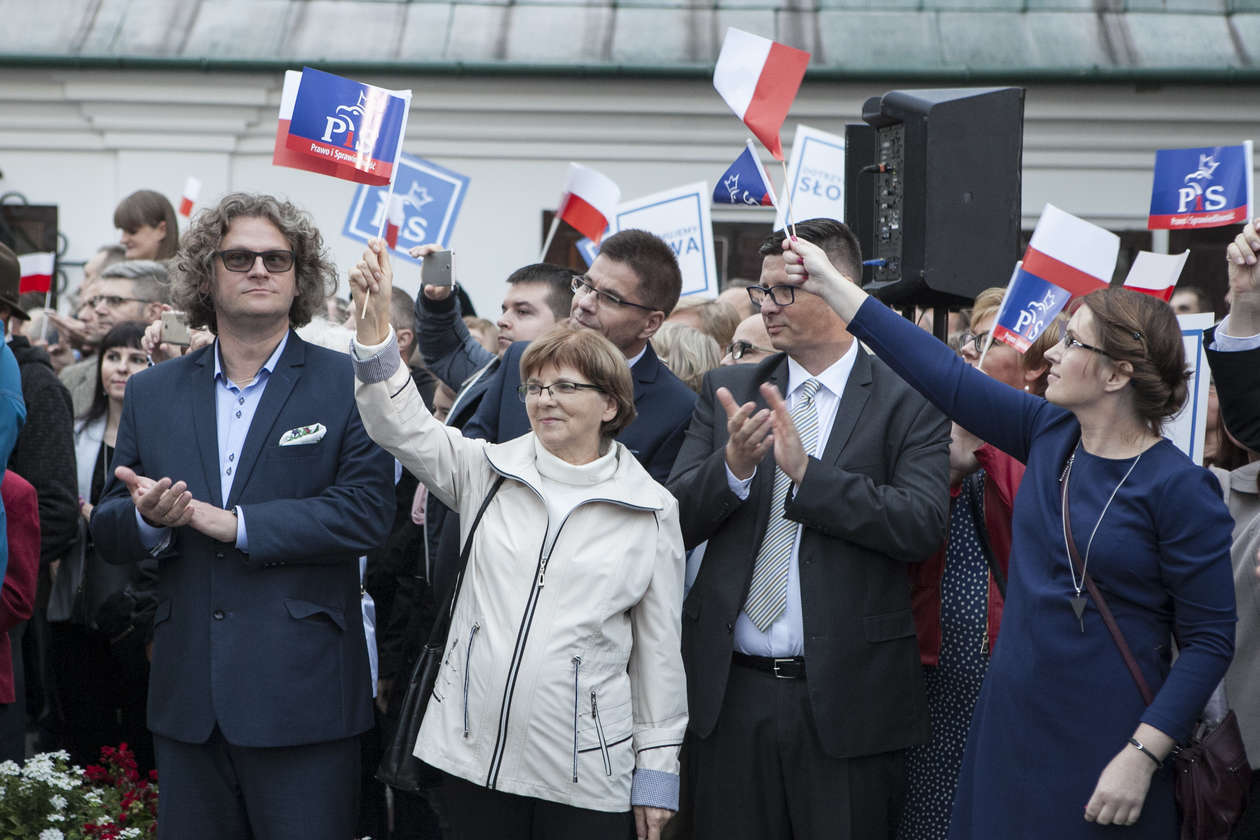  Premier Mateusz Morawiecki w Lubartowie (zdjęcie 8) - Autor: Jacek Szydłowski