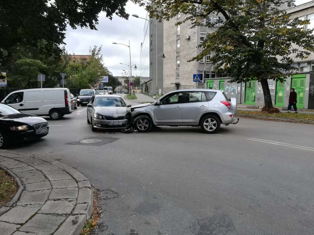 Wypadek na skrzyżowaniu ul. Skłodowskiej i Akademickiej w Lublinie