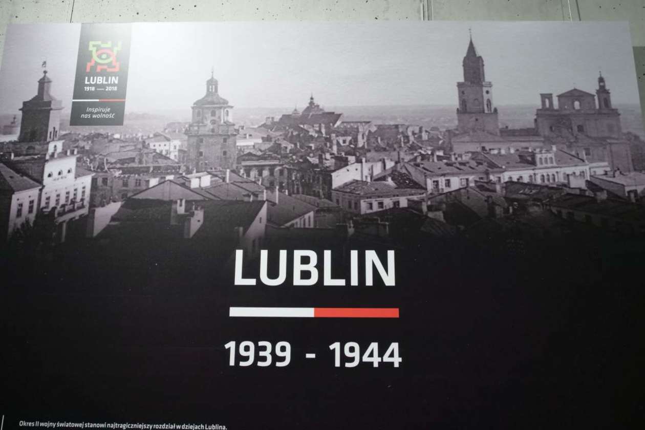  Otwarcie wystawy fotograficznej pt. Lublin 1939 - 1944 (zdjęcie 3) - Autor: Maciej Kaczanowski
