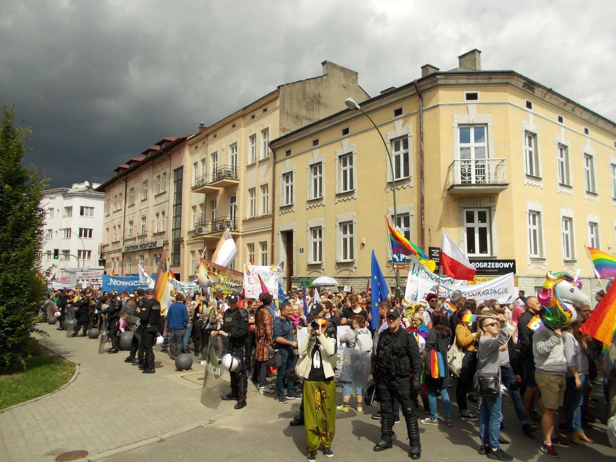  Marsz Równości w Rzeszowie (zdjęcie 12) - Autor: Paulina Skiba