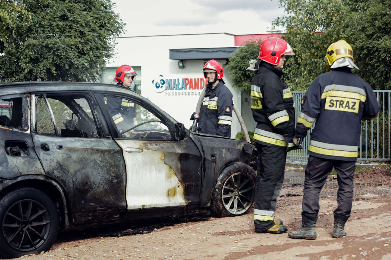  Lublin: Wjechała w skrzynkę gazową, doszło do pożaru (zdjęcie 33) - Autor: Krzysztof Mazur