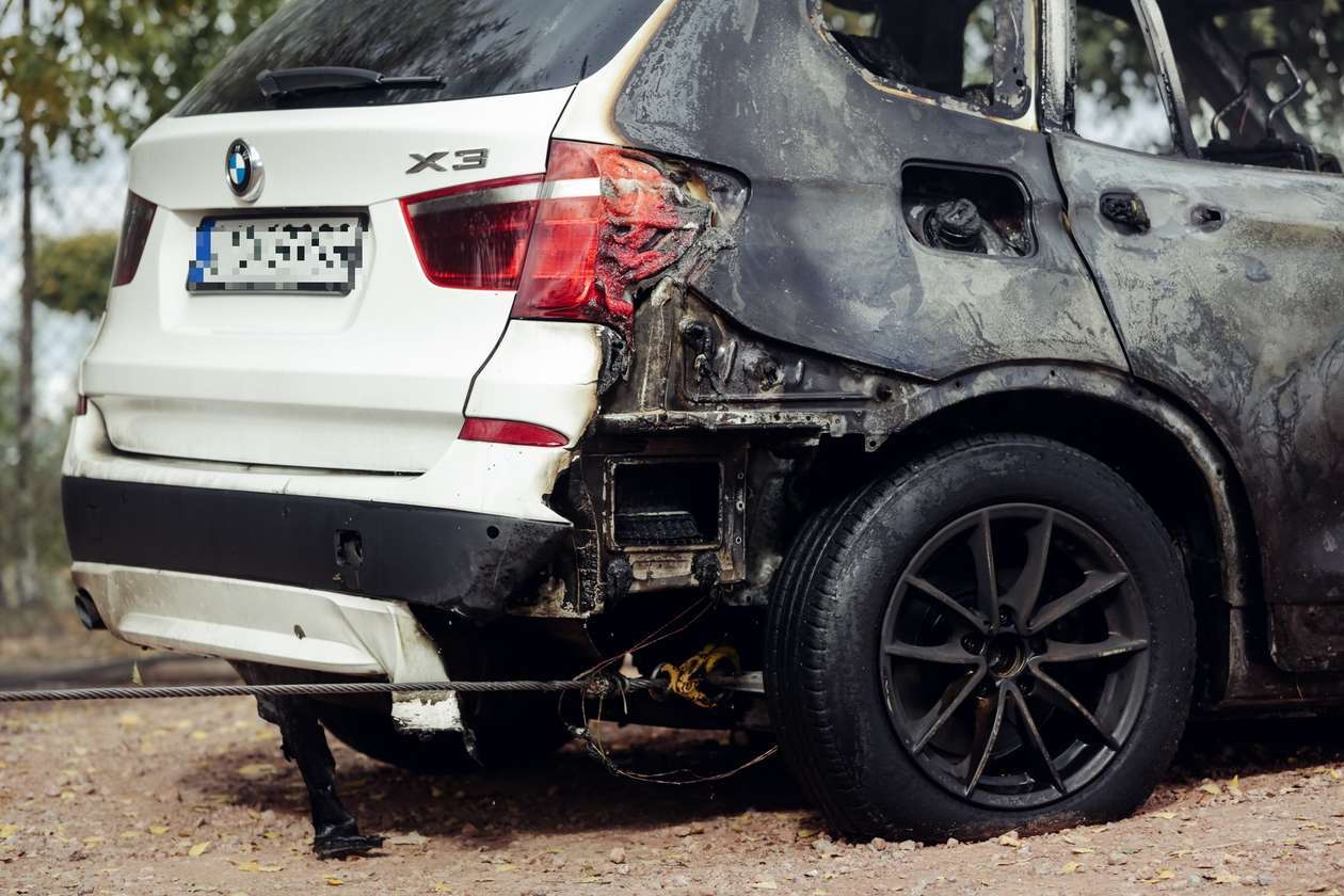  Lublin: Wjechała w skrzynkę gazową, doszło do pożaru (zdjęcie 10) - Autor: Krzysztof Mazur