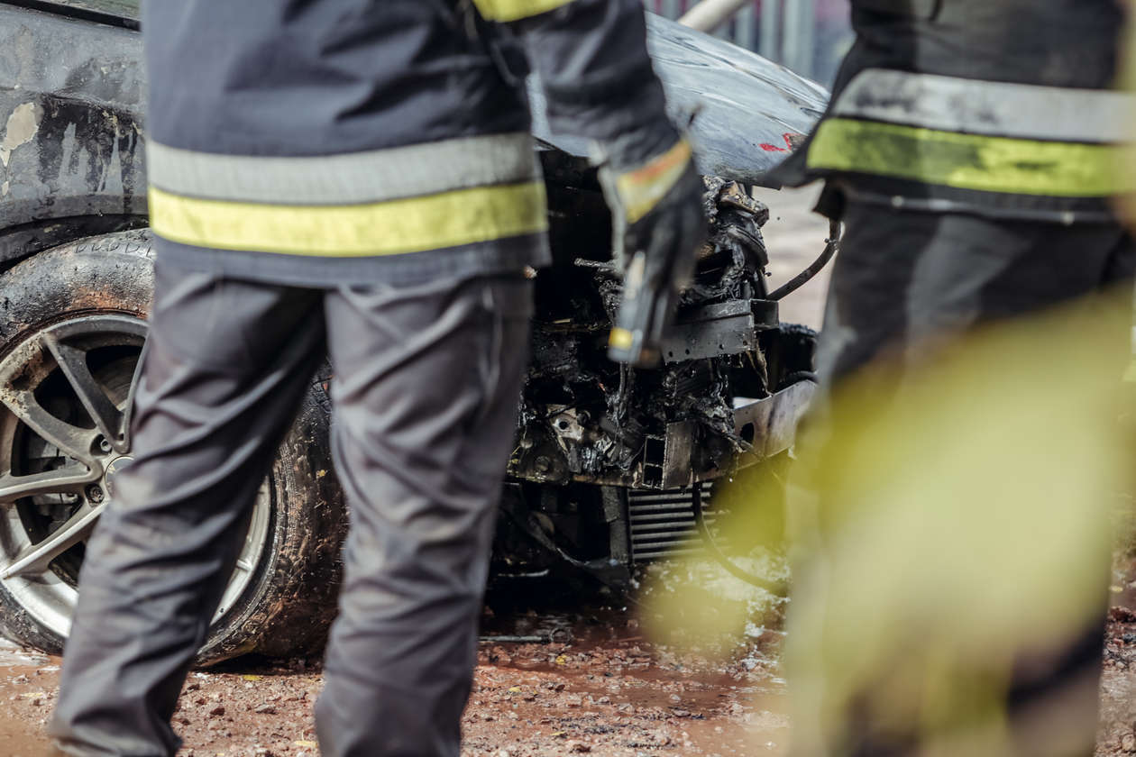  Lublin: Wjechała w skrzynkę gazową, doszło do pożaru (zdjęcie 32) - Autor: Krzysztof Mazur