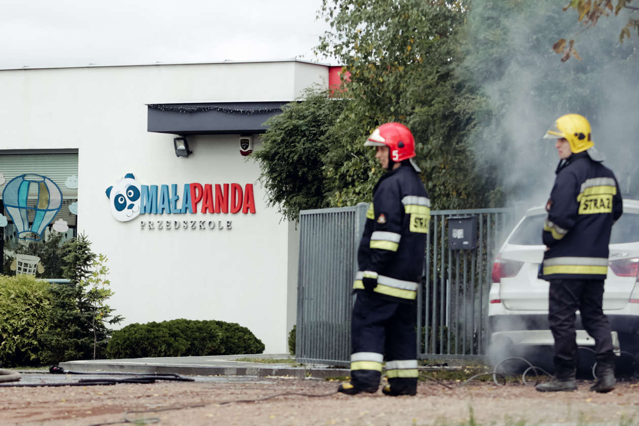  Lublin: Wjechała w skrzynkę gazową, doszło do pożaru (zdjęcie 24) - Autor: Krzysztof Mazur