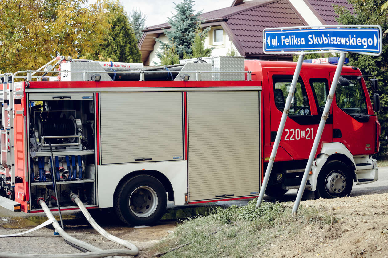  Lublin: Wjechała w skrzynkę gazową, doszło do pożaru (zdjęcie 6) - Autor: Krzysztof Mazur