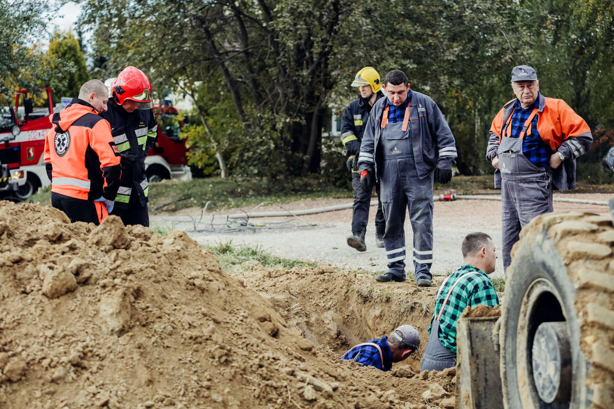  Lublin: Wjechała w skrzynkę gazową, doszło do pożaru (zdjęcie 18) - Autor: Krzysztof Mazur