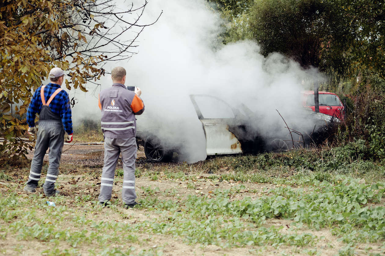  Lublin: Wjechała w skrzynkę gazową, doszło do pożaru (zdjęcie 28) - Autor: Krzysztof Mazur