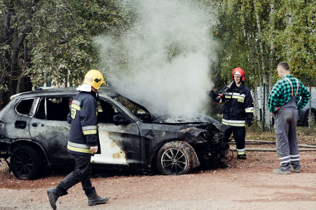  Lublin: Wjechała w skrzynkę gazową, doszło do pożaru (zdjęcie 36) - Autor: Krzysztof Mazur