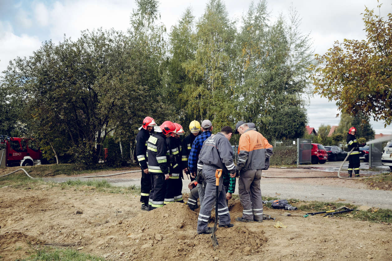  Lublin: Wjechała w skrzynkę gazową, doszło do pożaru (zdjęcie 2) - Autor: Krzysztof Mazur