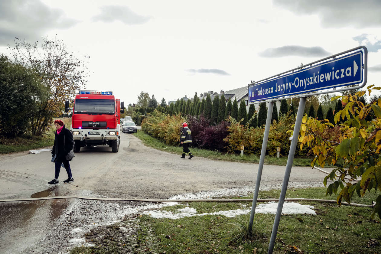  Lublin: Wjechała w skrzynkę gazową, doszło do pożaru (zdjęcie 16) - Autor: Krzysztof Mazur