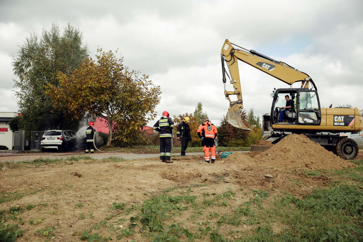  Lublin: Wjechała w skrzynkę gazową, doszło do pożaru (zdjęcie 23) - Autor: Krzysztof Mazur