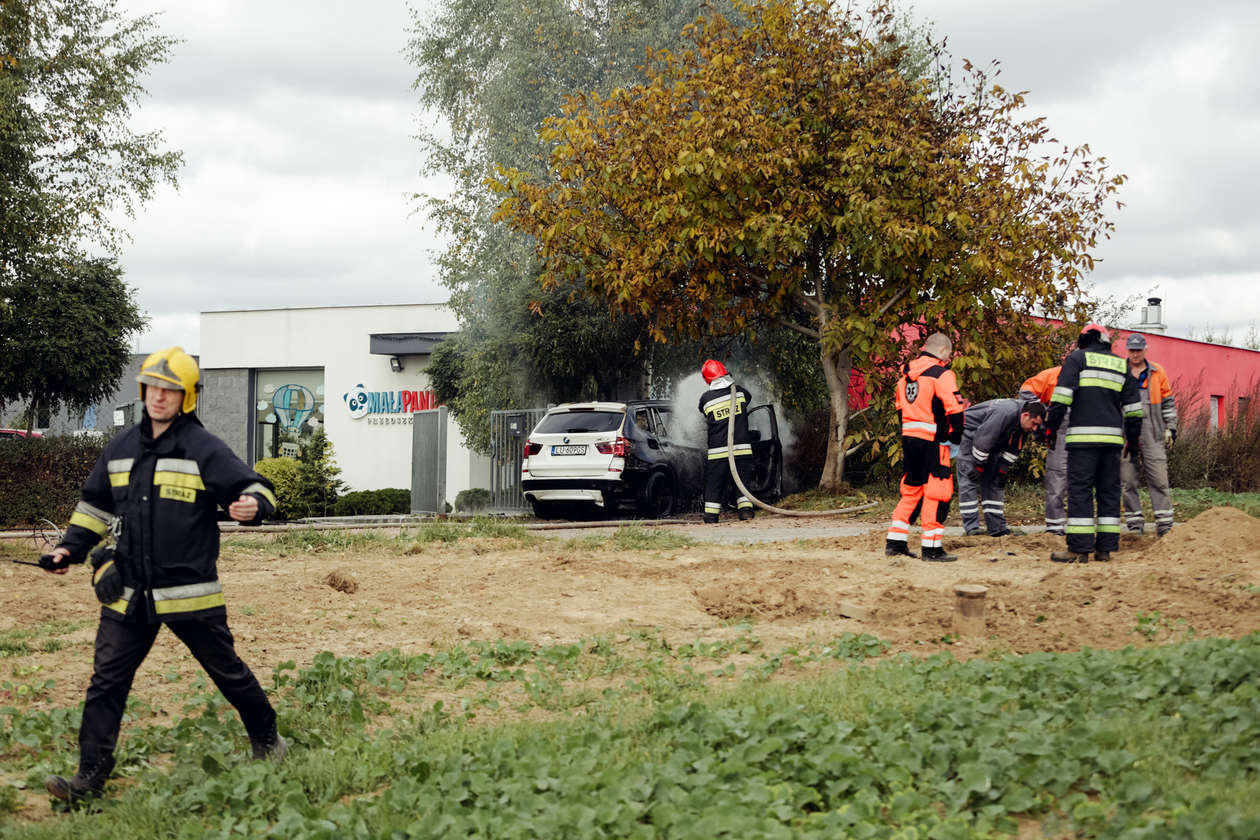  Lublin: Wjechała w skrzynkę gazową, doszło do pożaru (zdjęcie 22) - Autor: Krzysztof Mazur