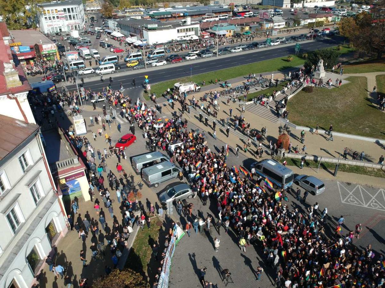  Marsz Równości i kontrmanifestacja w Lublinie zdjęcia z drona (zdjęcie 21) - Autor: Maciej Kaczanowski