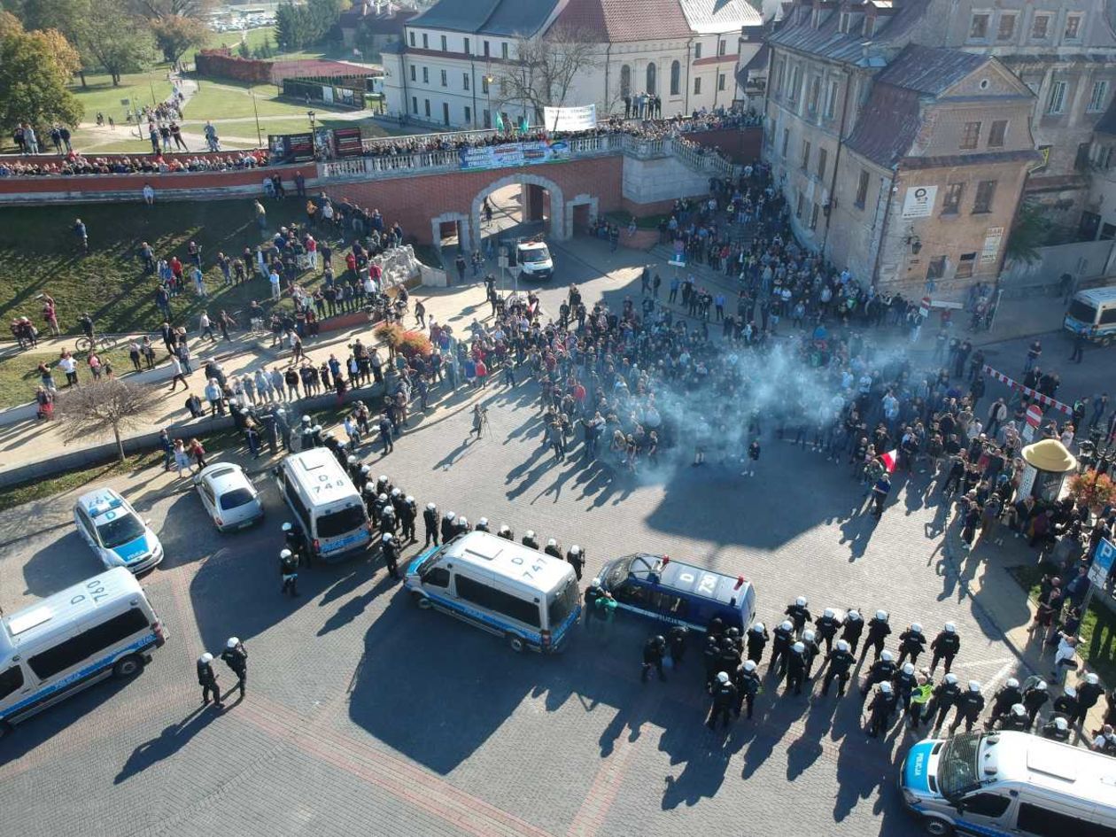  Marsz Równości i kontrmanifestacja w Lublinie zdjęcia z drona  - Autor: Maciej Kaczanowski