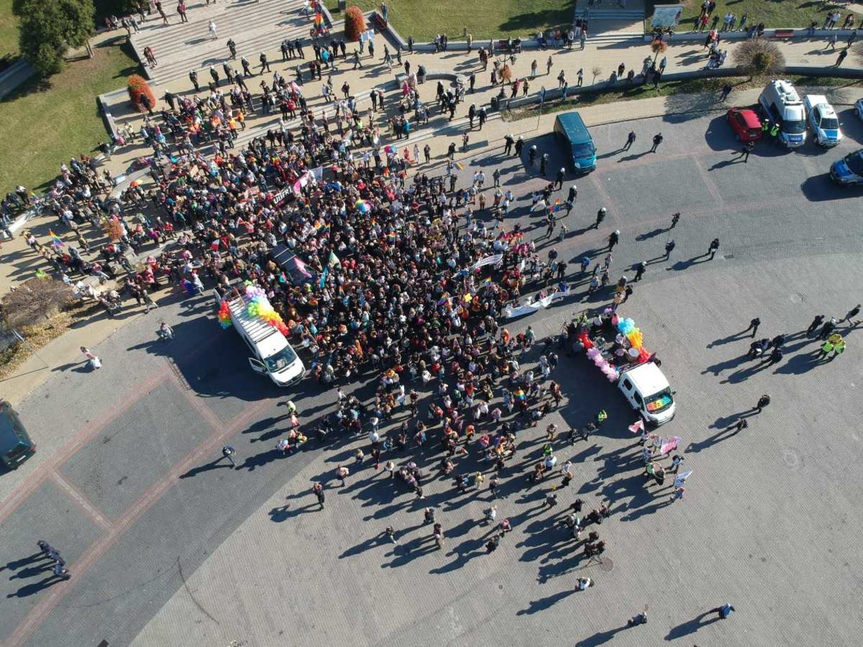 Marsz Równości i kontrmanifestacja w Lublinie zdjęcia z drona (zdjęcie 29) - Autor: Maciej Kaczanowski