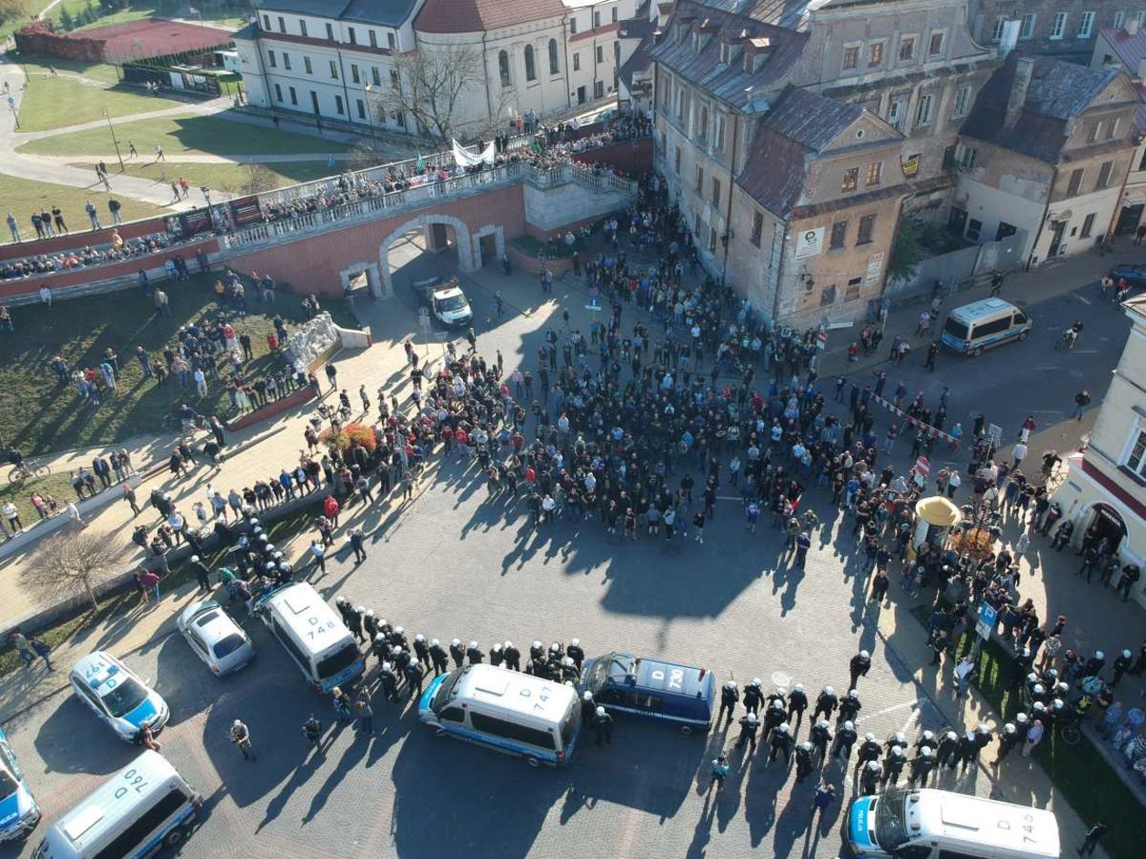  Marsz Równości i kontrmanifestacja w Lublinie zdjęcia z drona (zdjęcie 30) - Autor: Maciej Kaczanowski