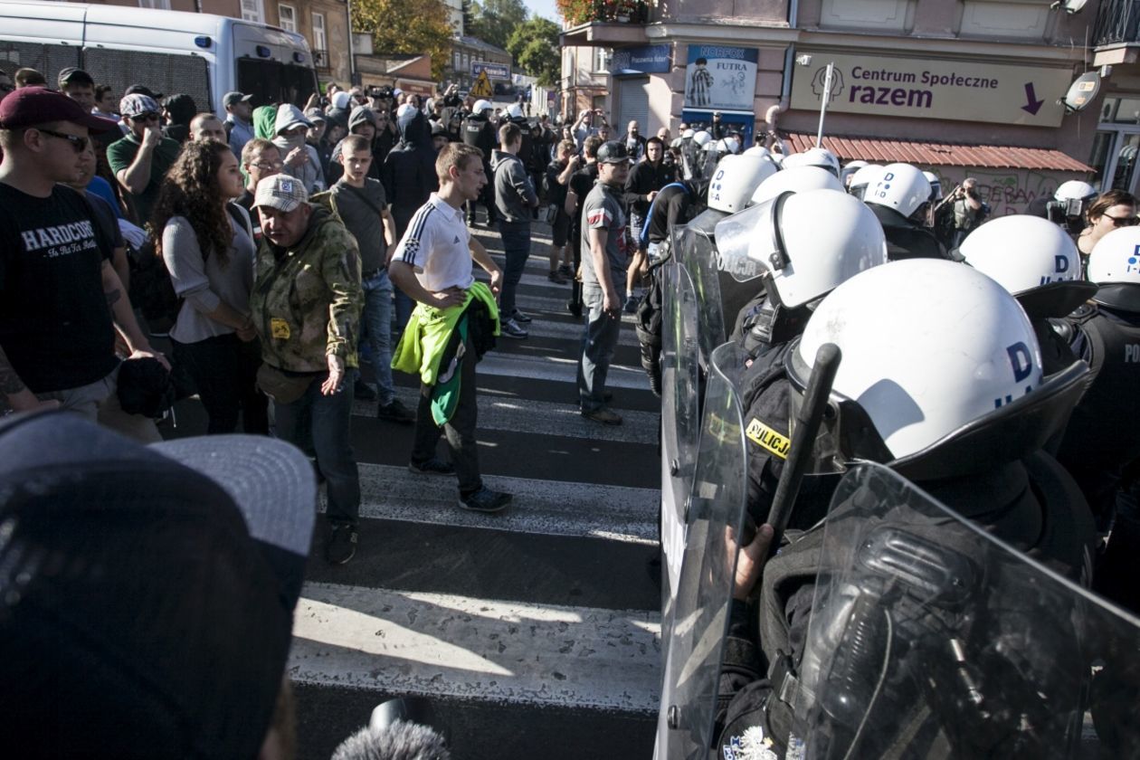  Marsz Równości w Lublinie. Zamieszki wywołane przez przeciwników marszu (zdjęcie 30) - Autor: Jacek Szydłowski