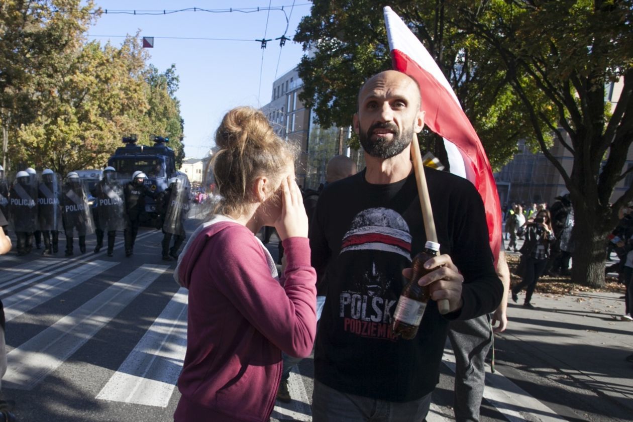  Marsz Równości w Lublinie. Zamieszki wywołane przez przeciwników marszu (zdjęcie 21) - Autor: Jacek Szydłowski