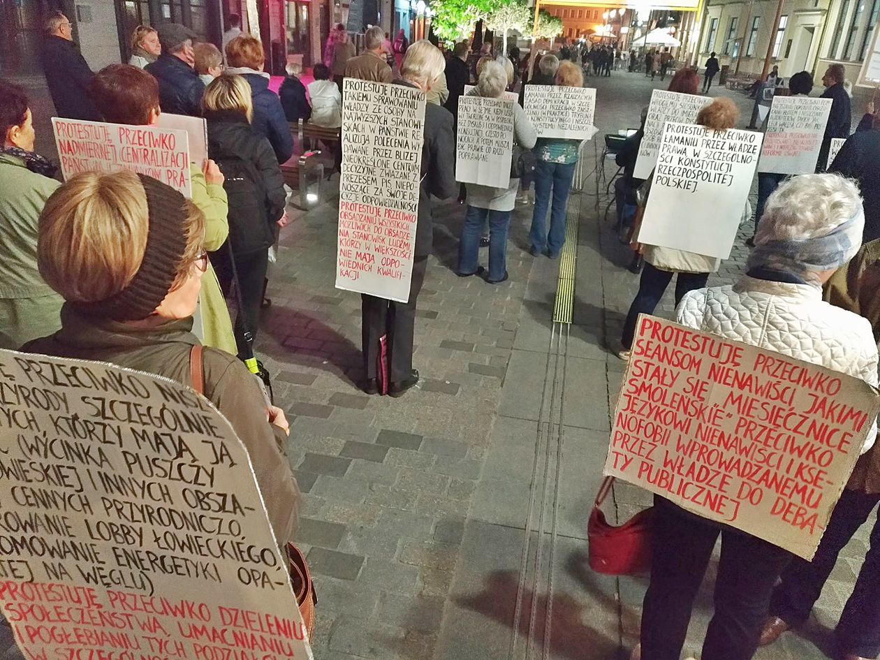  Działacze KOD uczcili w Lublinie pamięć Piotra Szczęsnego (zdjęcie 6) - Autor: Agnieszka Mazuś