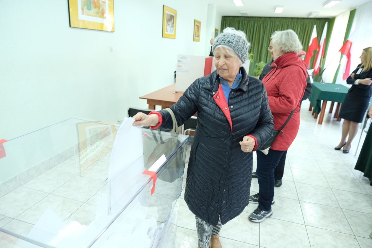  Wybory samorządowe 2018 w woj. lubelskim. Głosowanie (zdjęcie 10) - Autor: Maciej Kaczanowski
