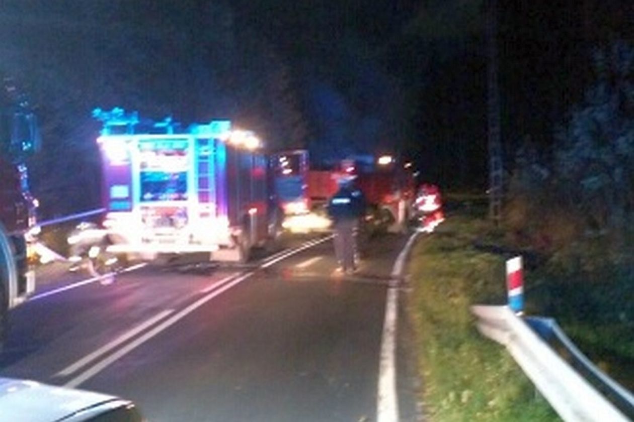  Wypadek w miejscowości Pawłów (zdjęcie 1) - Autor: Policja