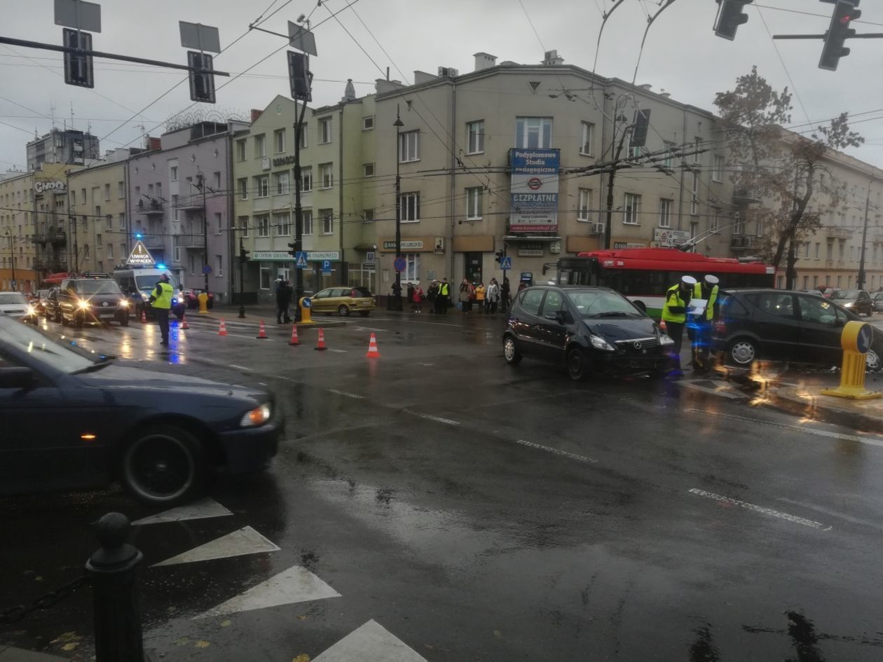  Lublin: Wypadek na skrzyżowaniu ul. Narutowicza i Lipowej (zdjęcie 8) - Autor: TG