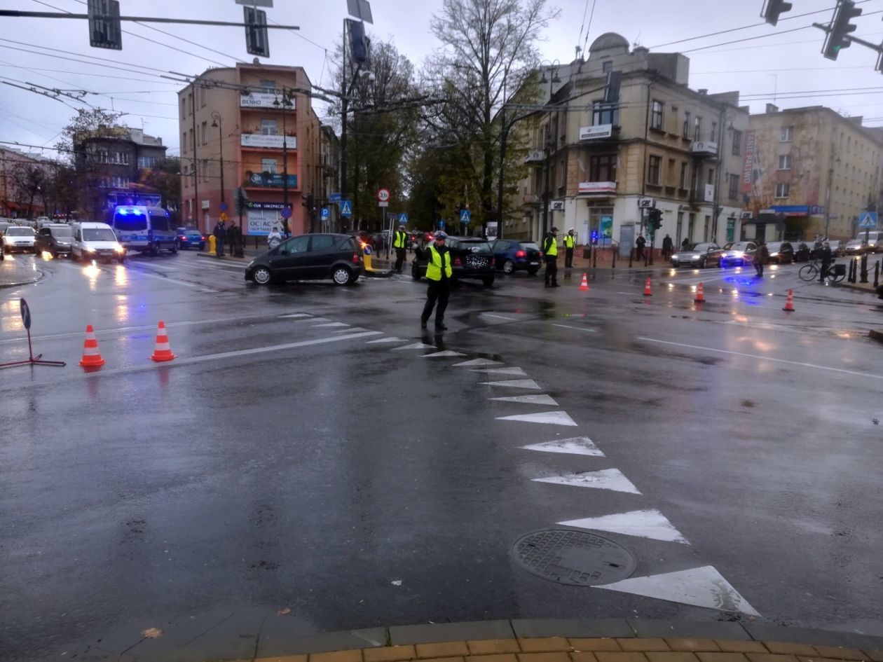  Lublin: Wypadek na skrzyżowaniu ul. Narutowicza i Lipowej (zdjęcie 7) - Autor: TG