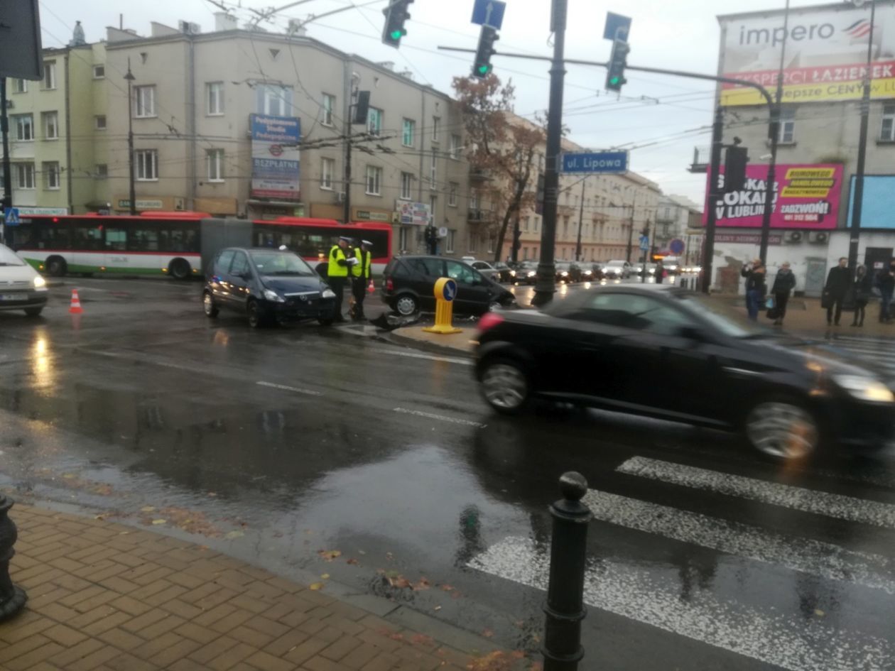  Lublin: Wypadek na skrzyżowaniu ul. Narutowicza i Lipowej (zdjęcie 6) - Autor: TG