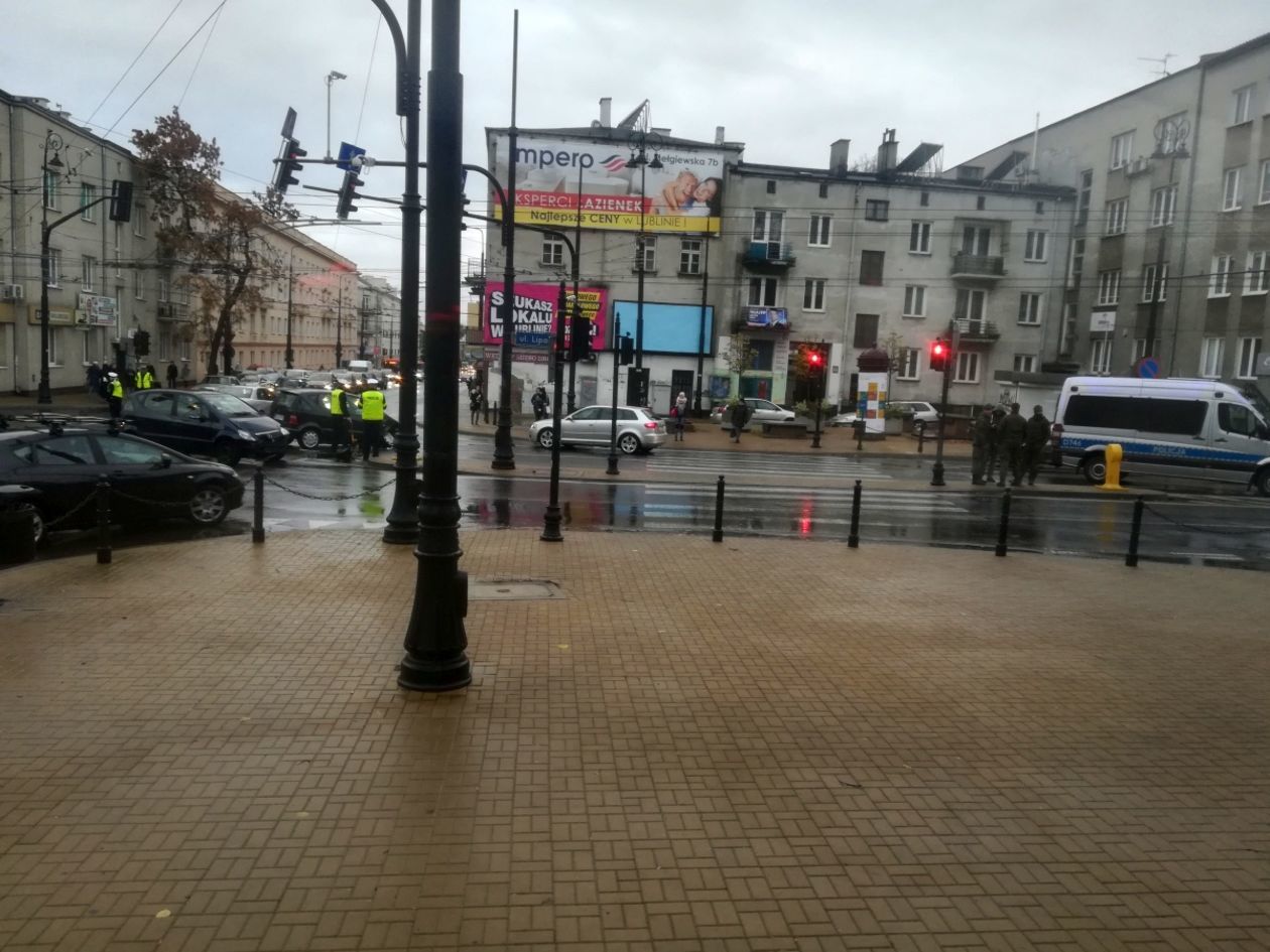  Lublin: Wypadek na skrzyżowaniu ul. Narutowicza i Lipowej (zdjęcie 5) - Autor: TG