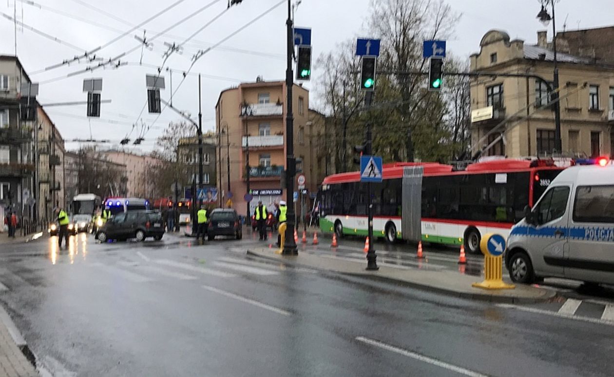  Lublin: Wypadek na skrzyżowaniu ul. Narutowicza i Lipowej  - Autor: Konrad Kozysa