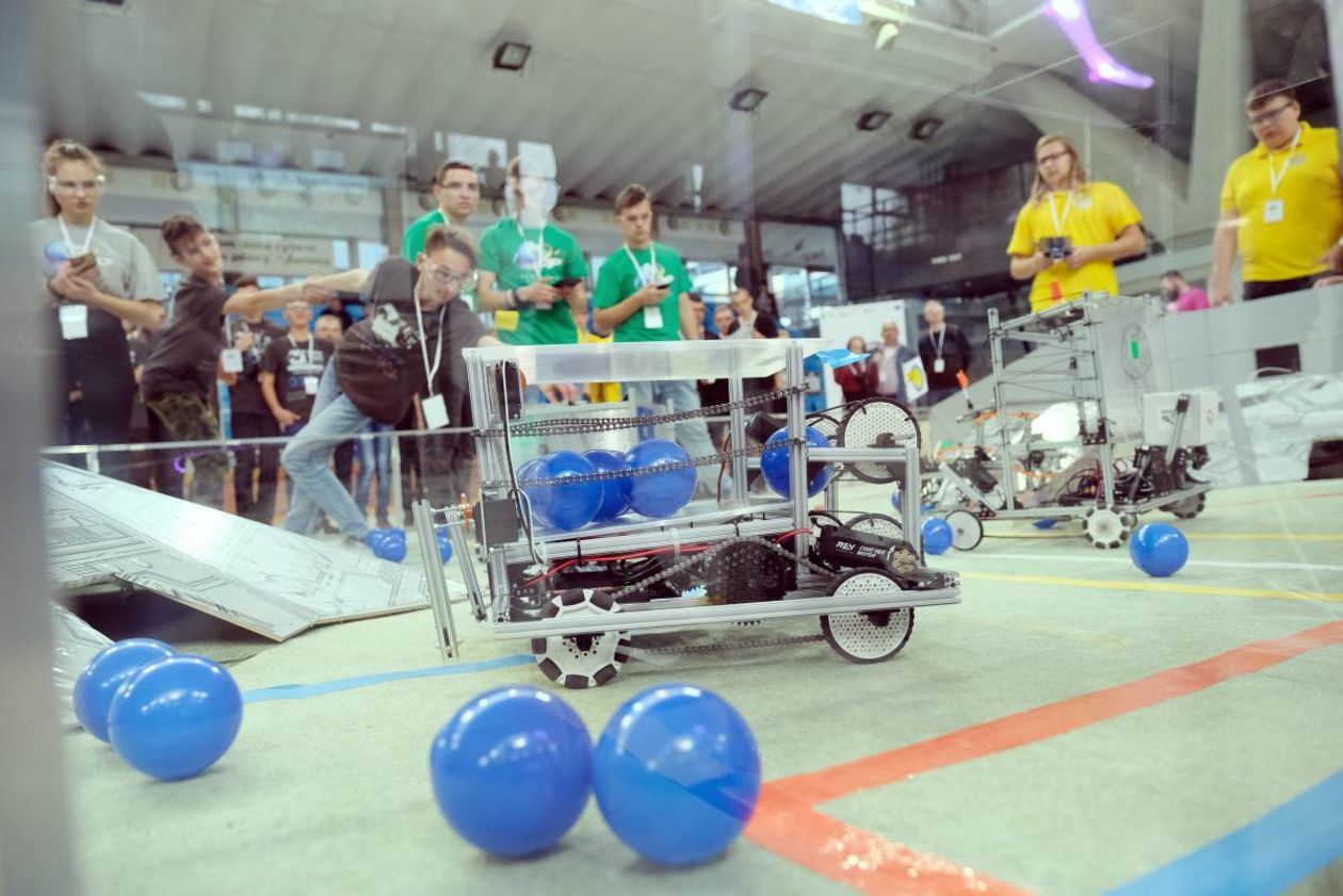  Hala MOSiR: Gala robotyki - walki robotów (zdjęcie 14) - Autor: Maciej Kaczanowski