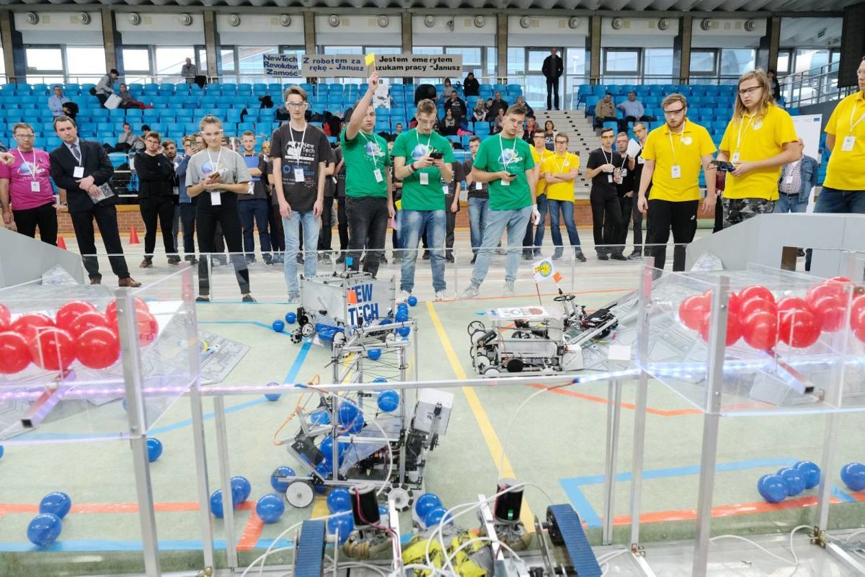  Hala MOSiR: Gala robotyki - walki robotów (zdjęcie 17) - Autor: Maciej Kaczanowski