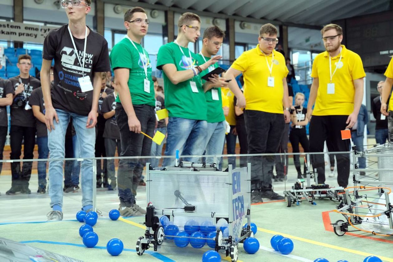  Hala MOSiR: Gala robotyki - walki robotów (zdjęcie 15) - Autor: Maciej Kaczanowski