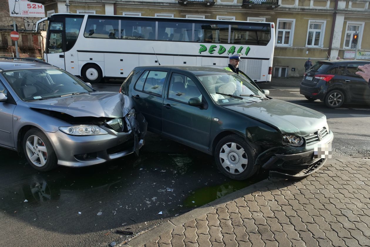 Wypadek na skrzyżowaniu ulicy Nowy Świat i Kunickiego - Autor: Krzysztof Mazur