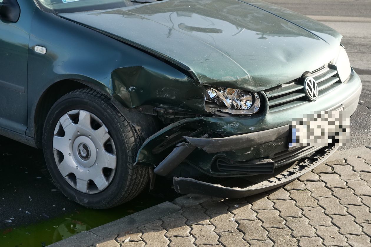  Wypadek na skrzyżowaniu ulicy Nowy Świat i Kunickiego  - Autor: Krzysztof Mazur