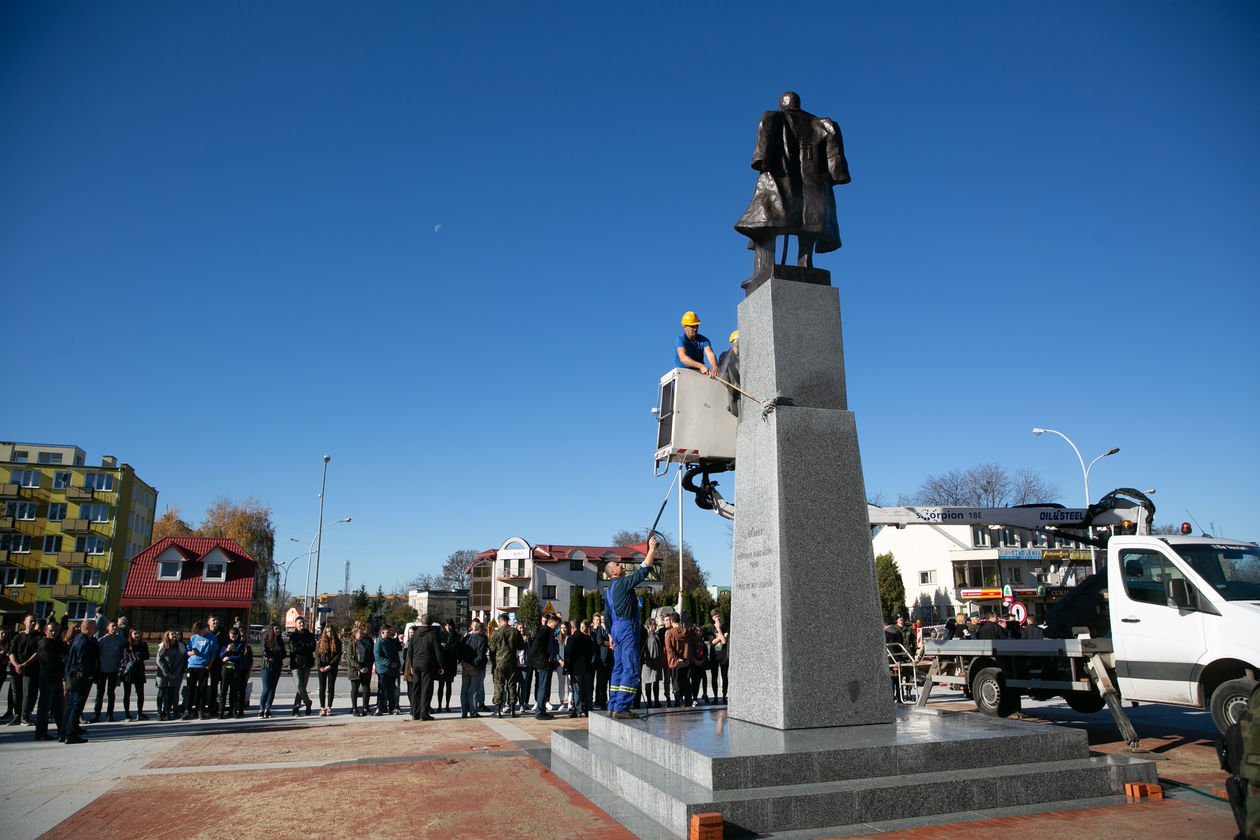  Pomnik Józefa Piłsudskiego w Zamościu. Próba odsłonięcia (zdjęcie 13) - Autor: Kazimierz Chmiel