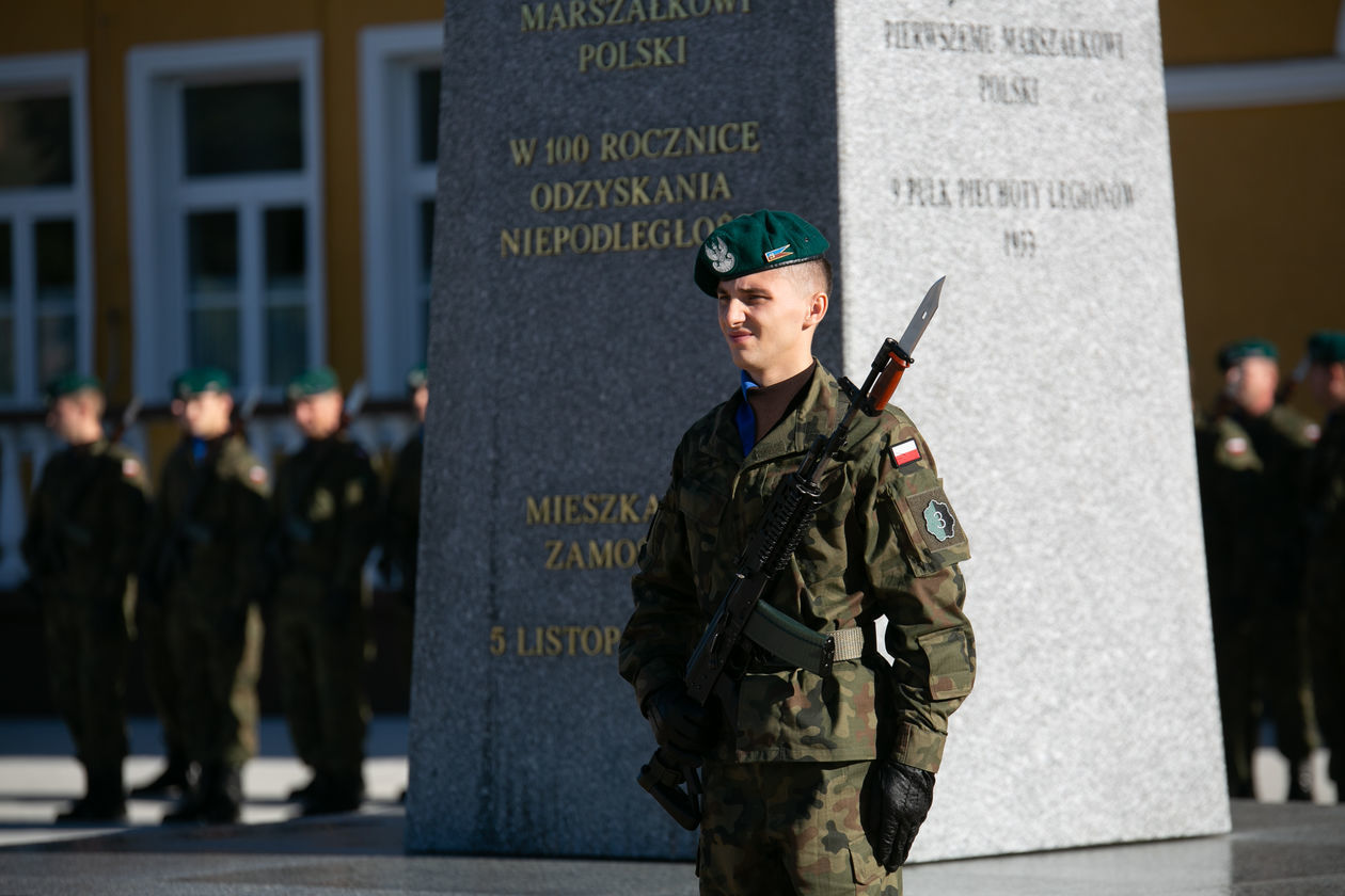  Pomnik Józefa Piłsudskiego w Zamościu. Próba odsłonięcia (zdjęcie 16) - Autor: Kazimierz Chmiel