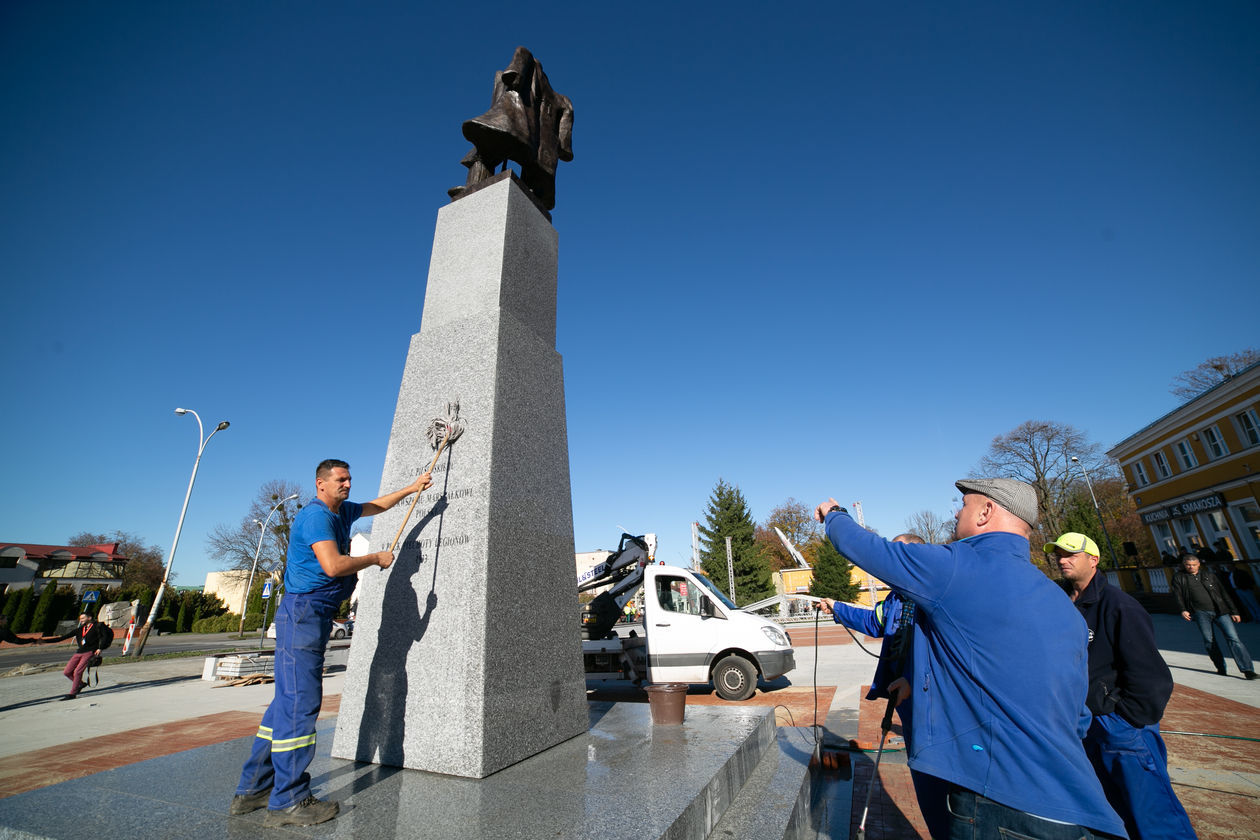  Pomnik Józefa Piłsudskiego w Zamościu. Próba odsłonięcia (zdjęcie 14) - Autor: Kazimierz Chmiel