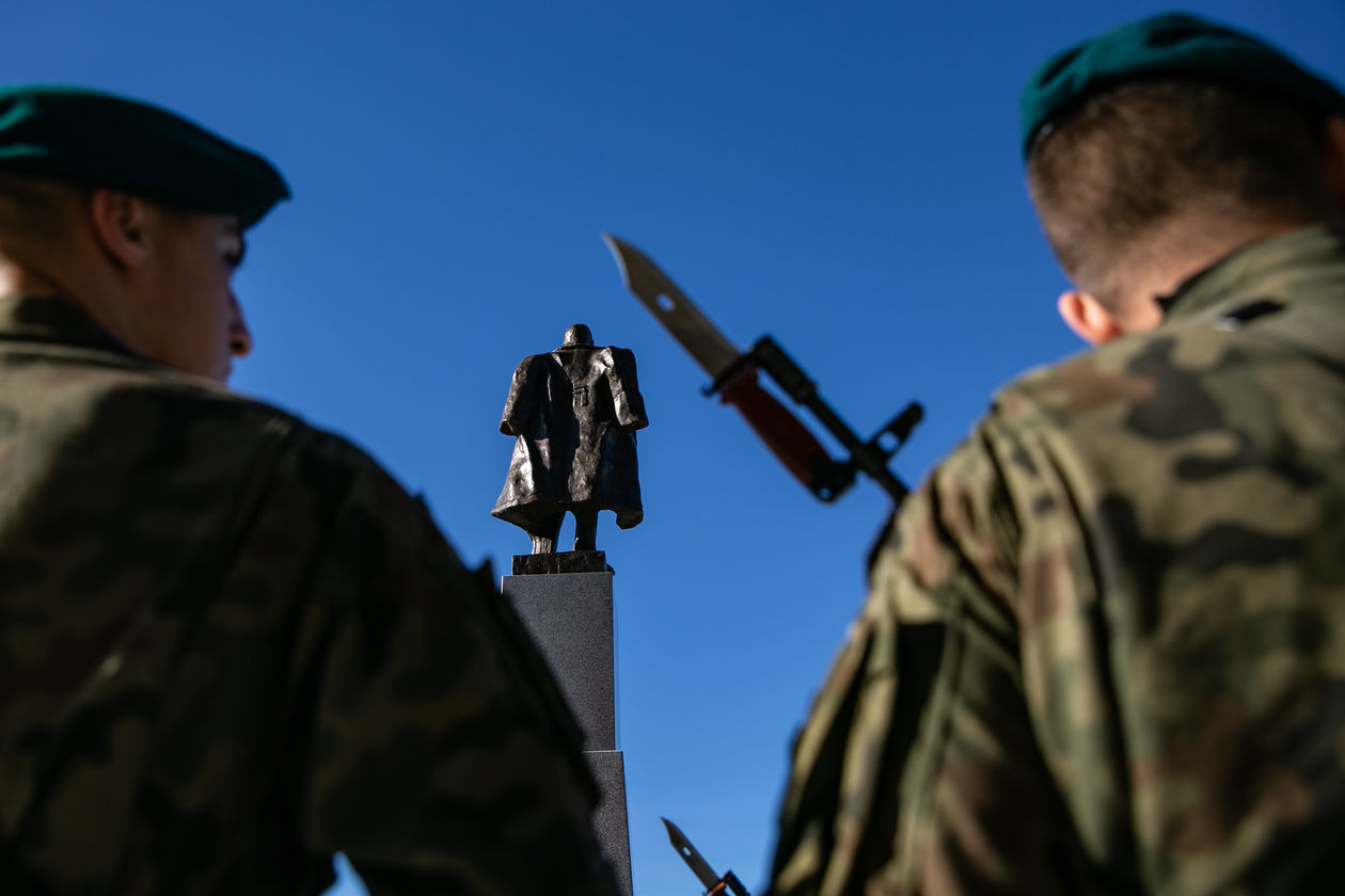  Pomnik Józefa Piłsudskiego w Zamościu. Próba odsłonięcia (zdjęcie 22) - Autor: Kazimierz Chmiel