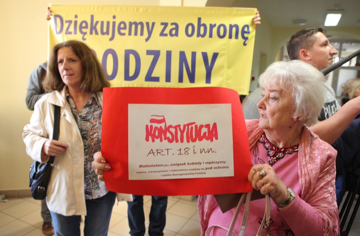  Wojewoda Przemysław Czarnek przed sądem za słowa o marszu równości  (zdjęcie 7) - Autor: Jacek Szydłowski