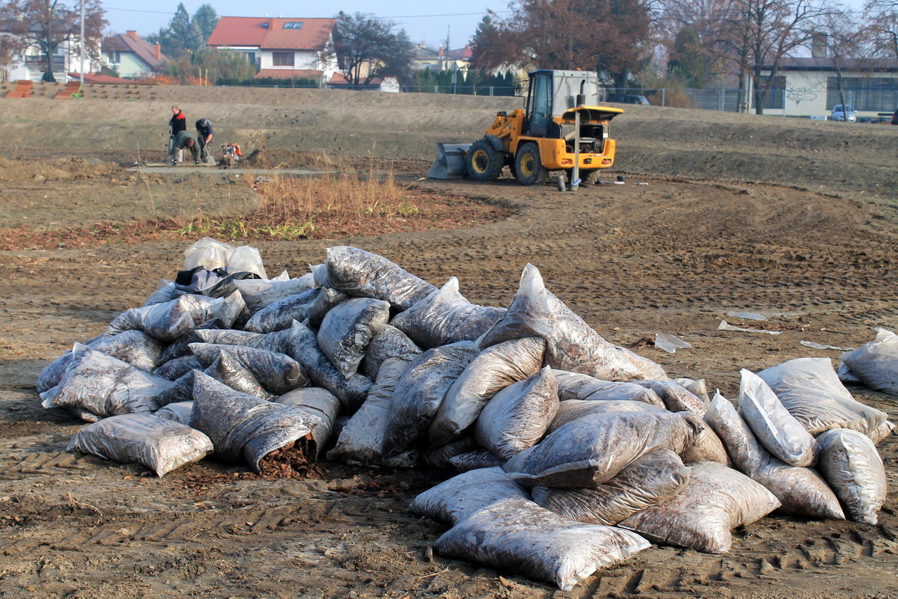  Trwa budowa nowych błoni  (zdjęcie 27) - Autor: Radosław Szczęch
