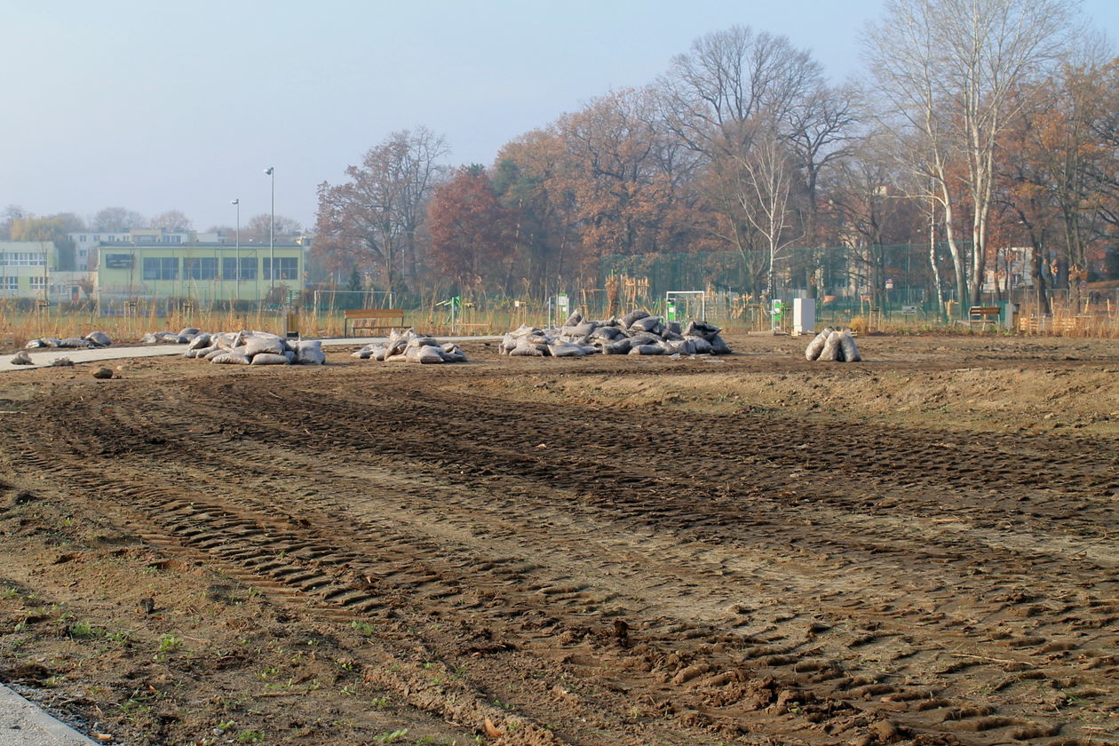  Trwa budowa nowych błoni  (zdjęcie 20) - Autor: Radosław Szczęch